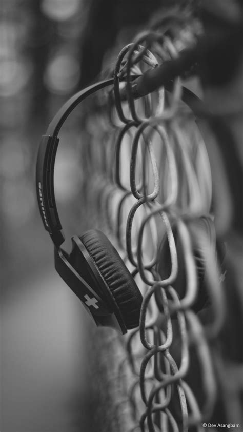 Music Headphone Black & White 4K Ultra HD Mobile Phone Wallpaper | Hd ...