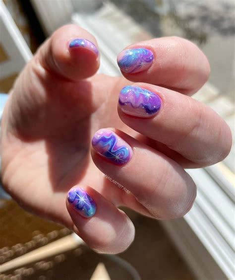 36 Out-of-This-World Galaxy Nails for You to Try