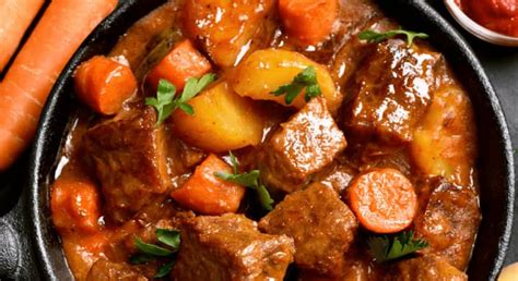 Pioneer Woman Beef Stew - FoodieJunk