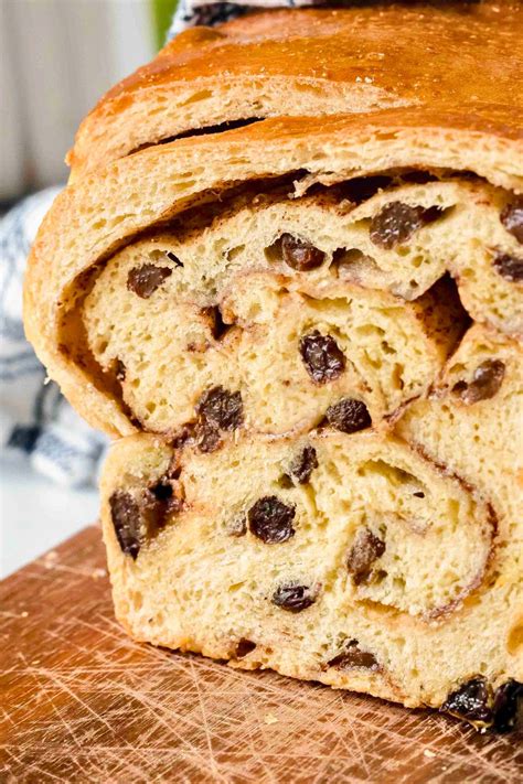 Classic Raisin Bread {Cinnamon Swirled Loaf}