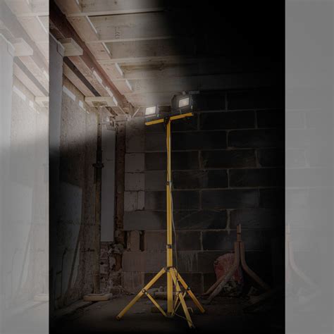 LED Twin Tripod Work Light IP65 240V 2x20W 2x2000lm