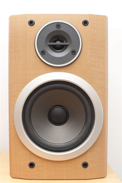 Free Image of Plain brown speaker box | Freebie.Photography