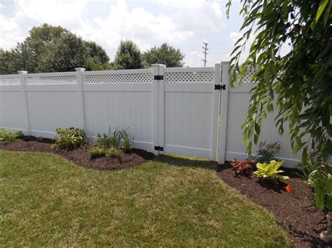 low maintenance white vinyl fence panels with lattice for homeowners in pa | Smucker Fencing