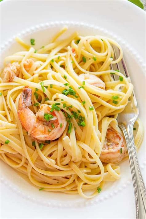 Shrimp Linguine with White Wine, Garlic, Tomato - Fifteen Spatulas