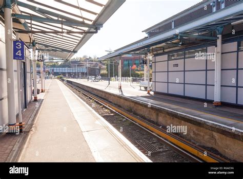 Guildford railway station hi-res stock photography and images - Alamy