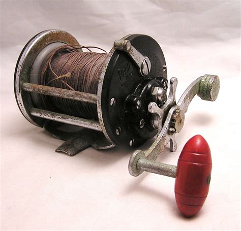 Vintage Penn Fishing Reel - FISHING ROT