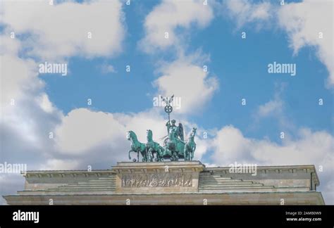 brandenburg gate, quadriga Stock Photo - Alamy