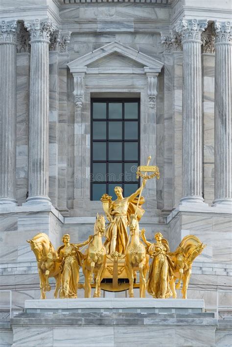 Quadriga sculpture editorial image. Image of landmark - 101291600