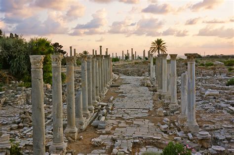 Roman Road and Columns in Tyre, Lebanon |Photoblog On-The-Go