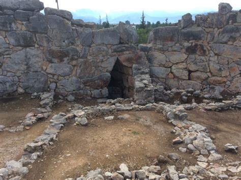 Tiryns: Mycenaean Citadel And Palace Inside Cyclopean Walls