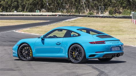 2017 Porsche 911 Carrera GTS First Drive: Falling for the middle child