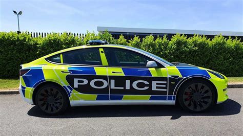 Tesla UK Builds Custom Model 3 Police Car For Evaluation