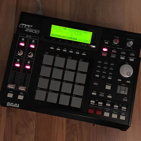 Akai MPC 2500 with 128MB RAM – MPCHunter