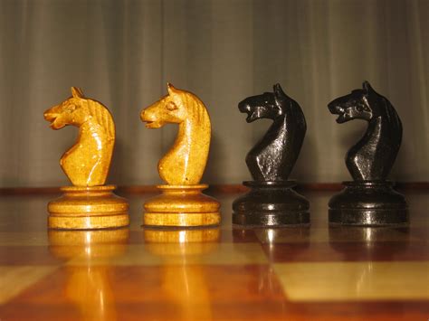 Vintage Soviet Russian Chess Set WIDE BASE pieces!! - Chess Forums - Chess.com