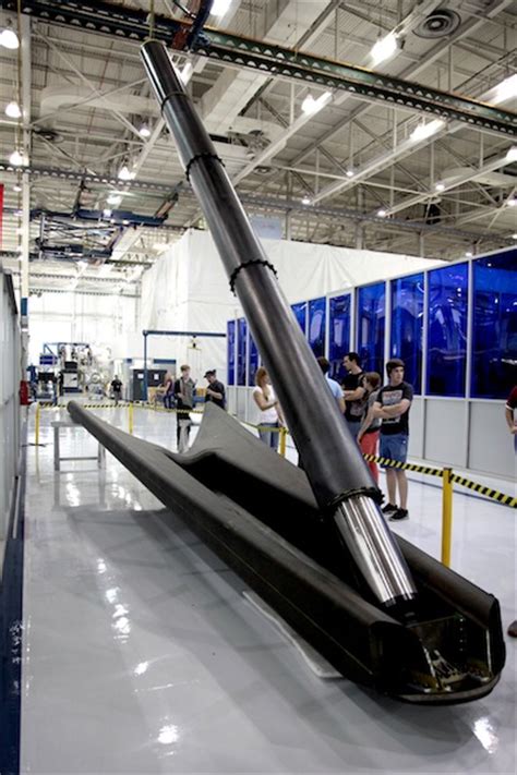 Spaceflight Now | Dragon Mission Report | Landing legs to fly aboard SpaceX's next Falcon 9 rocket