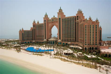 Palm Jumeirah, Dubai, United Arab Emirates - Traveldigg.com