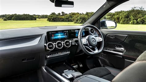 Mercedes GLA hybrid interior, dashboard & comfort | DrivingElectric