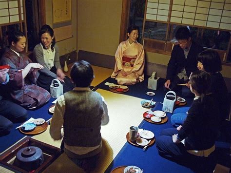 Japanese food etiquette - BASIC KAISEKI MANNERS - Tea Ceremony Kyoto