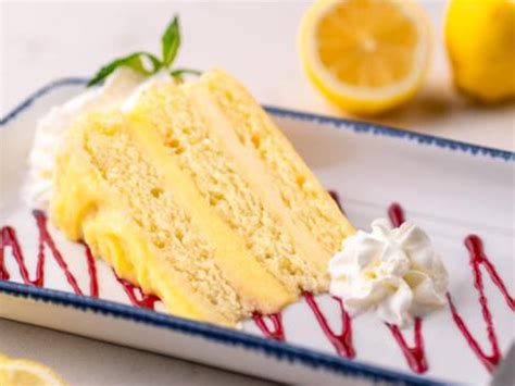 Red Lobster Bakes Up New Meyer Lemon Cake - Chew Boom