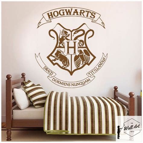 Harry Potter Hogwarts Crest Wall Sticker | Harry potter wall stickers, Harry potter room decor ...