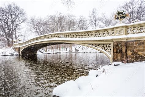 Bow Bridge in Central Park winter in midtown Manhattan New York City ...