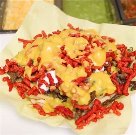 French fries, ground beef, sour cream, flamin' hot cheetos, nacho cheese | Food cravings, Fair ...