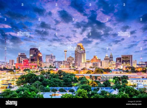 San Antonio, Texas, USA downtown city skyline Stock Photo - Alamy