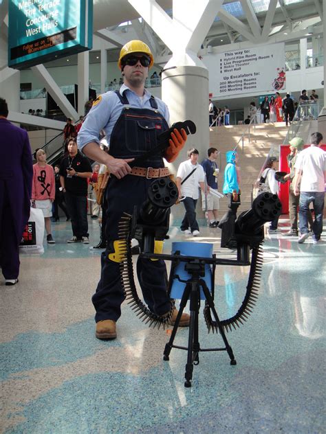 File:Cosplay of TF2 Engineer (with turret), Anime Expo 2011 (5917934088 ...