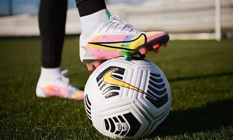 6 Best Soccer Cleats For Turf: Top Helpful Buyer's Guide