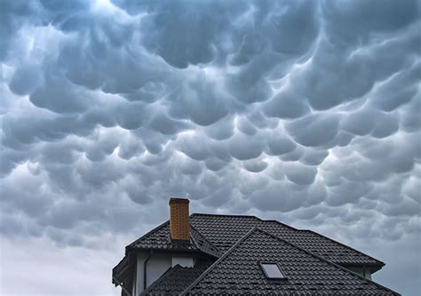 Brief cumulonimbus mamatus formation : r/CLOUDS