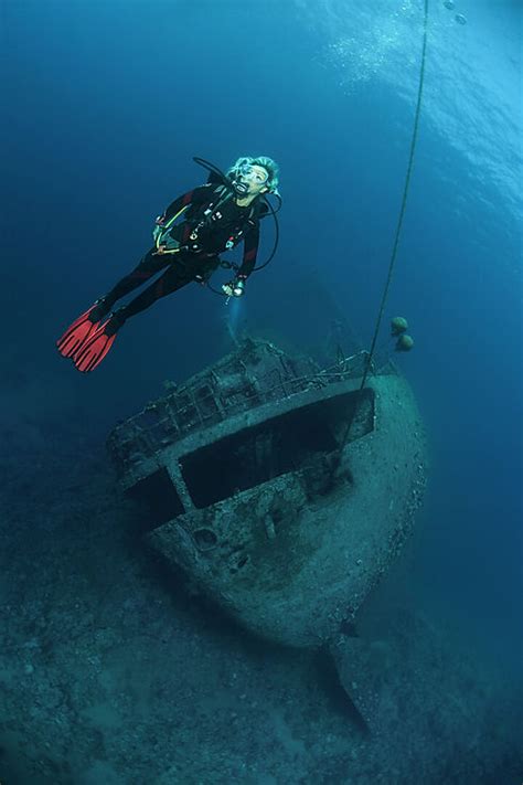 Advanced Ship Wreck Diving Scuba Certification | Ronnie's Dive Zone