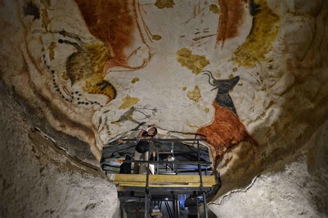 Never realised how big the cave art in Lascaux is : r/mildlyinteresting