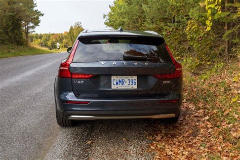 2023 Volvo V60 Cross Country Review: The All-Terrain Swedish Wagon