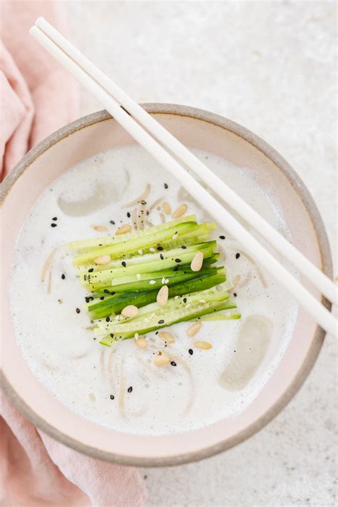 Chilled Korean Soybean Soup (Kongguksu) - Veggiekins Blog