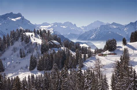 Skiing in Switzerland | Ski Holidays Switzerland | Club Med