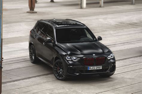 2022 BMW X5 Black Vermilion is perfect for the fashion conscious