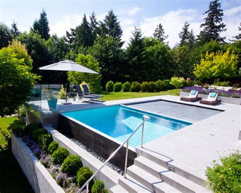 21 Landscape Small Backyard Infinity Pool Design Ideas