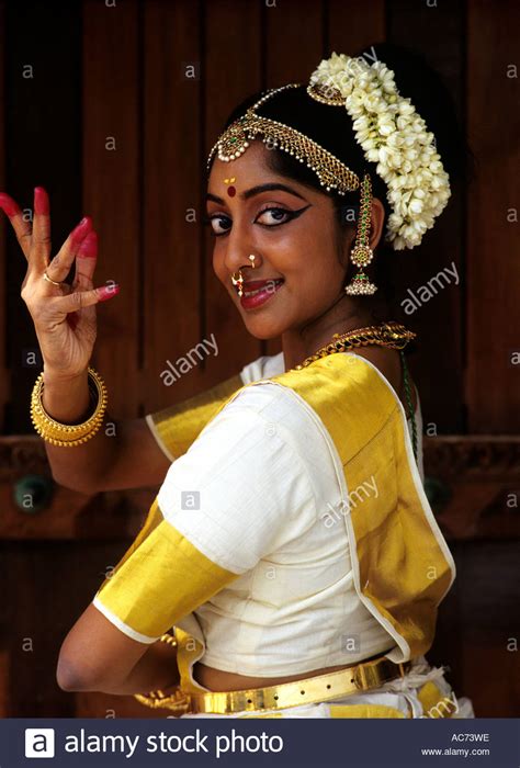 MOHINIYATTAM , THE CLASSICAL DANCE FORM OF KERALA Stock Photo, Royalty Free Image: 7464413 - Alamy