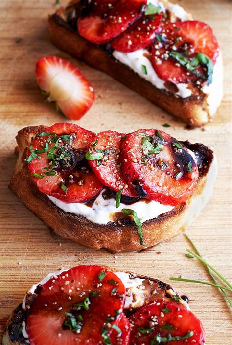 Strawberry Balsamic Crostini Recipe — Eatwell101