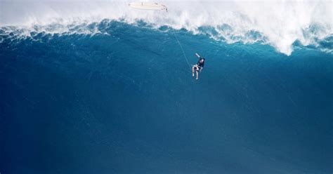 Surfing Great Kelly Slater Saves Mom And Baby As Monster Waves Hit Hawaii | HuffPost