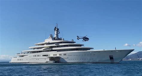 Roman Abramovich just spent a mind-boggling $2.2 million to fuel up his $600 million superyacht ...