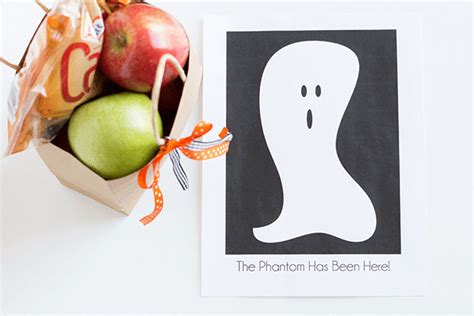 Free You've Been Booed Printable - Halloween Phantom | So Festive! | You've been booed printable ...