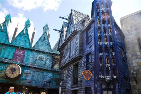 The Wizarding World of Harry Potter at Universal Studios Orlando - Explore Shaw