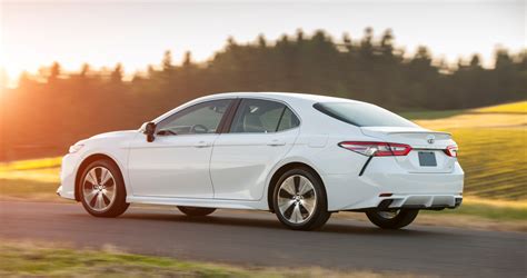 2018 Toyota Camry Hybrid review - photos | CarAdvice