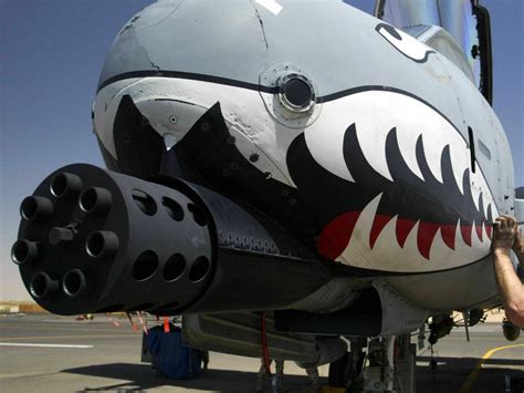 The-air-forces-a-10-warthog-targets-isis-fighters-with-this-massive-gatling-gun : Toms ...