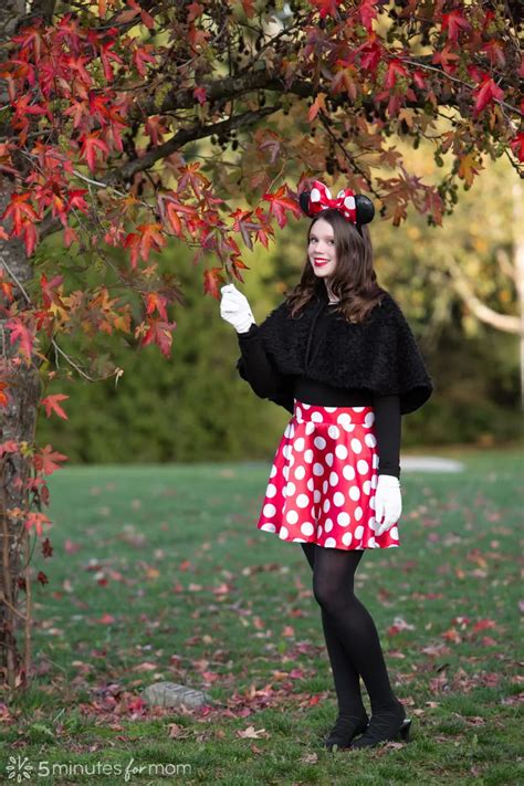 DIY Minnie Mouse Costume - How To Make A Minnie Mouse Skirt And Bow - 5 ...