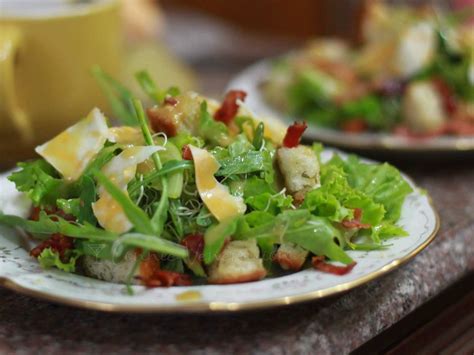 Arugula and alfalfa sprouts salad