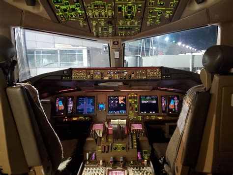 Boeing 777-200ER Cockpit Boeing 777, Cockpit, Luxury, 46% OFF