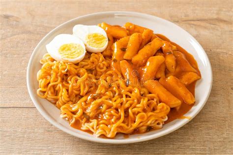 Rabokki Ramen or Korean Instant Noodle and Tteokbokki in Spicy Korean Sauce Stock Photo - Image ...