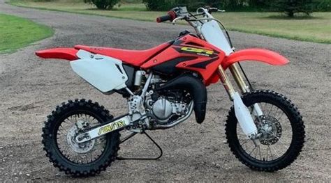 Honda CR85 Review: Size & Specs You MUST Know - Motocross Hideout